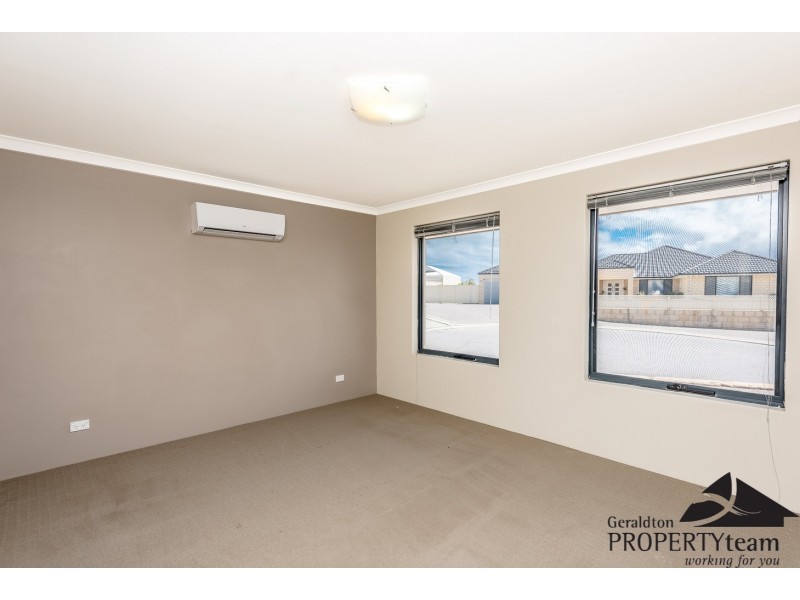 7 Tartan Place, Wandina WA 6530