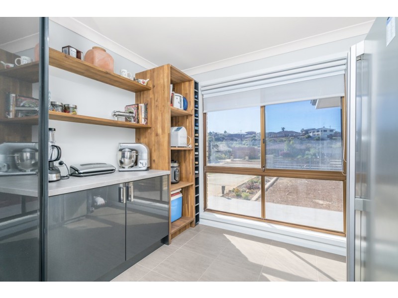 28 Eastcott Way, Tarcoola Beach WA 6530