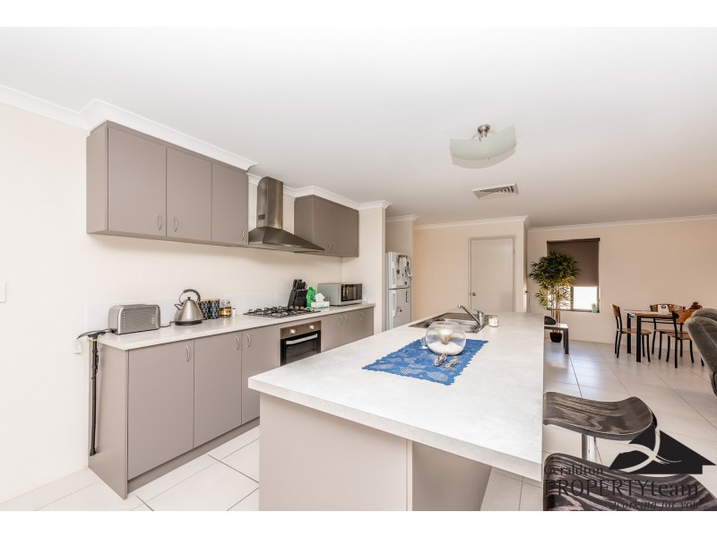 6 Periwinkle Street, Drummond Cove WA 6532