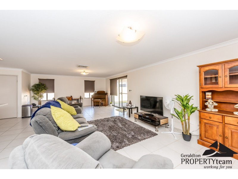 6 Periwinkle Street, Drummond Cove WA 6532