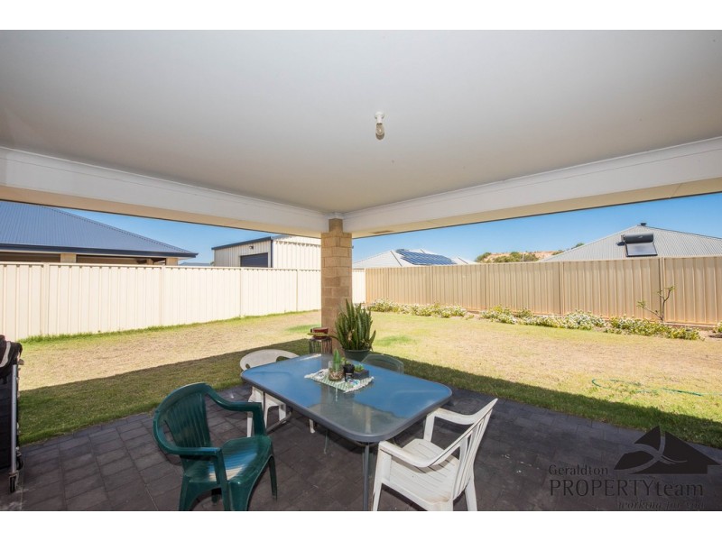 6 Periwinkle Street, Drummond Cove WA 6532