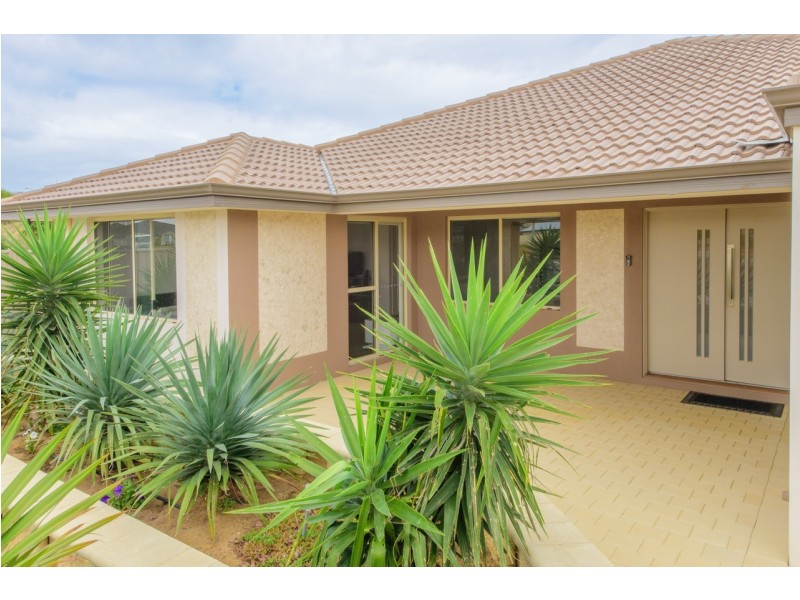 30 Stillwater Avenue, Drummond Cove WA 6532