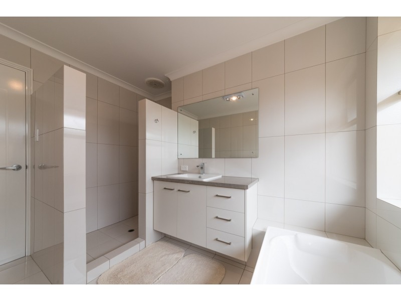 30 Stillwater Avenue, Drummond Cove WA 6532