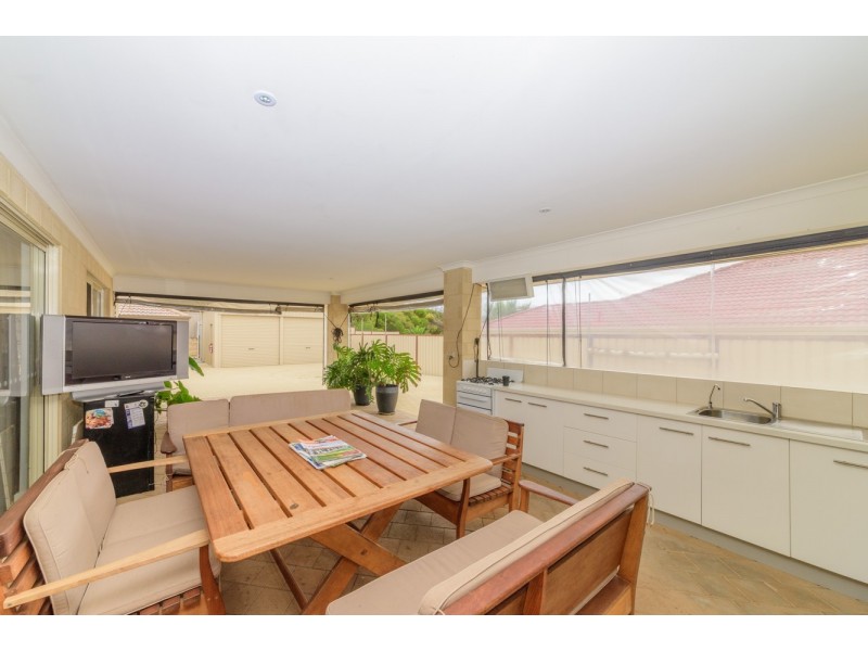 30 Stillwater Avenue, Drummond Cove WA 6532