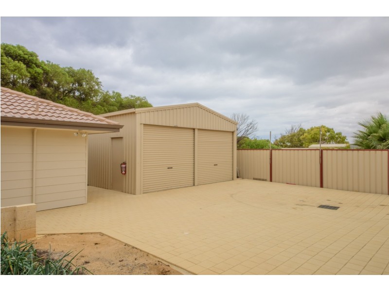 30 Stillwater Avenue, Drummond Cove WA 6532