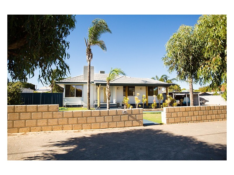 4 Critch Place, Wonthella WA 6530