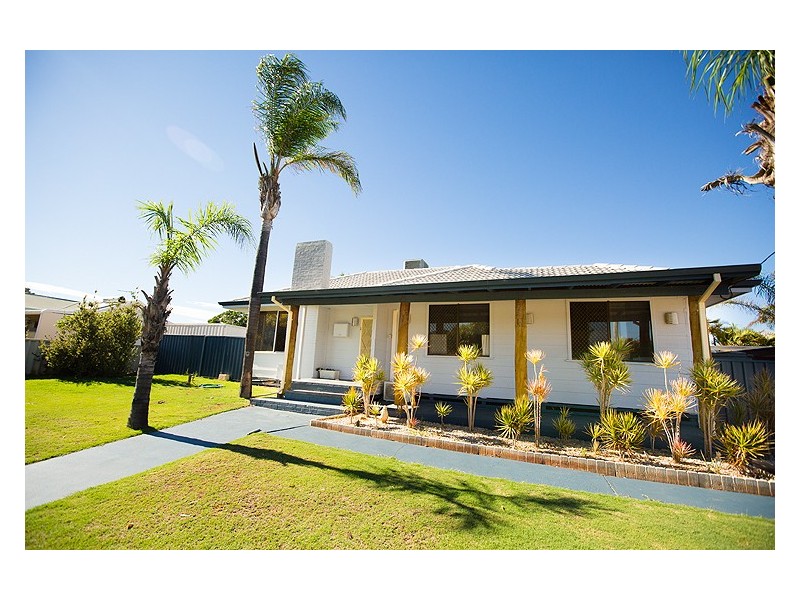 4 Critch Place, Wonthella WA 6530