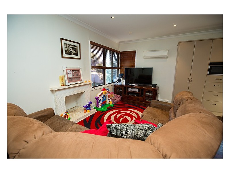 4 Critch Place, Wonthella WA 6530