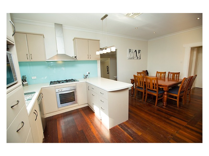 4 Critch Place, Wonthella WA 6530