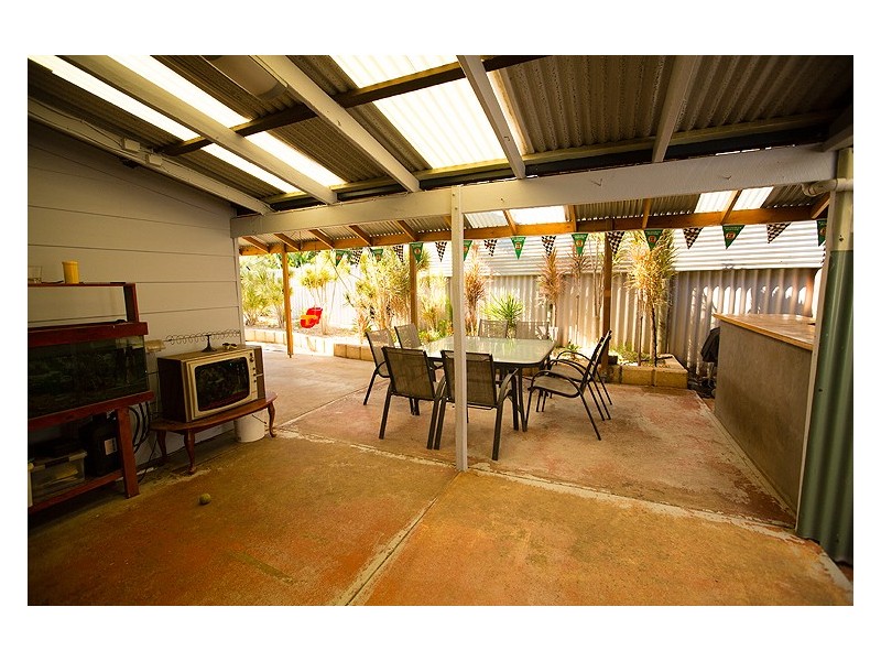 4 Critch Place, Wonthella WA 6530