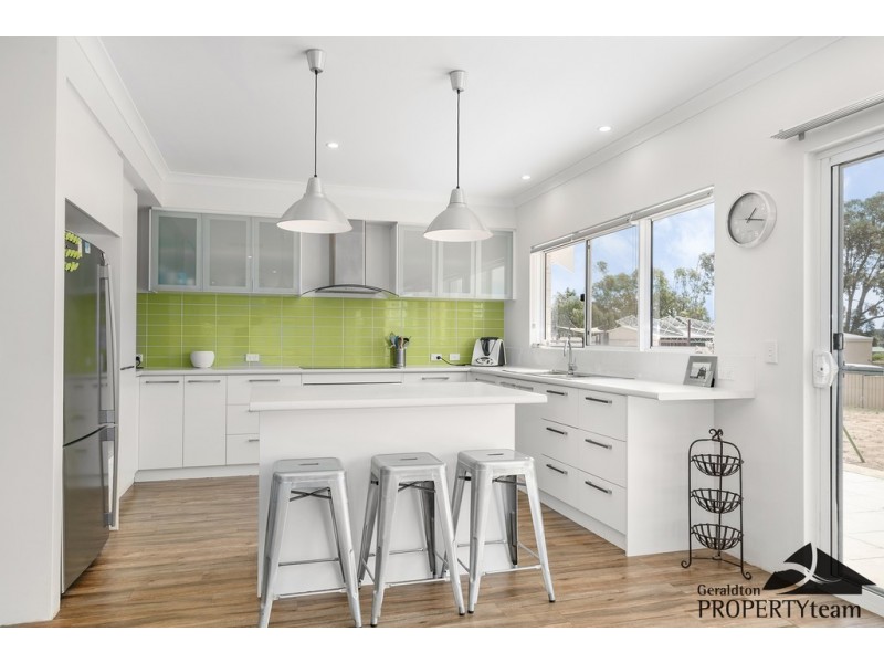 27 Cedar Crescent, Strathalbyn WA 6530