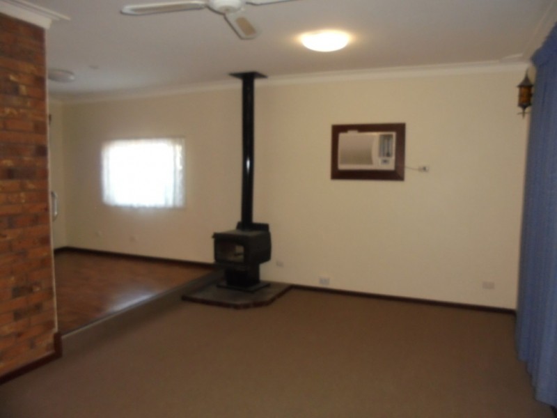 11 Thomas Avenue, Geraldton WA 6530