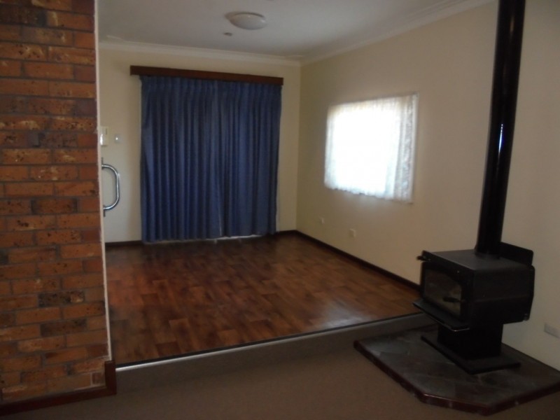 11 Thomas Avenue, Geraldton WA 6530