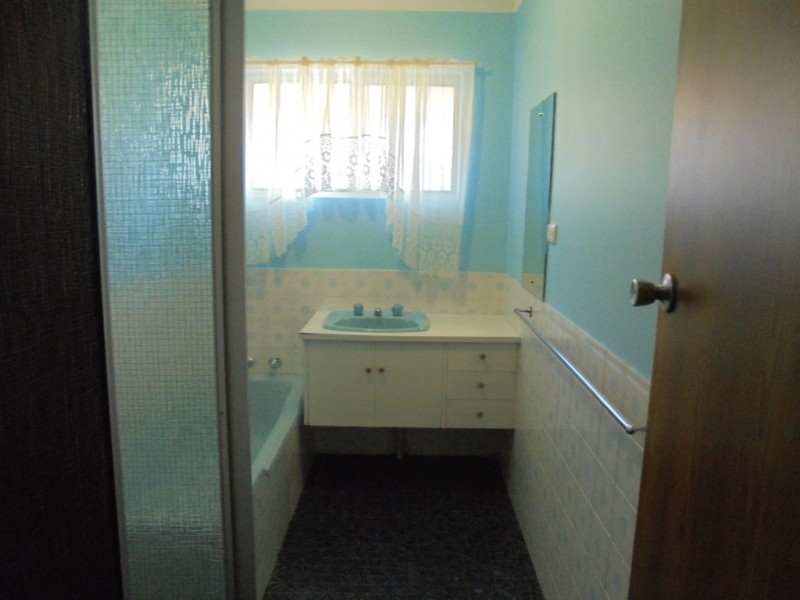 11 Thomas Avenue, Geraldton WA 6530