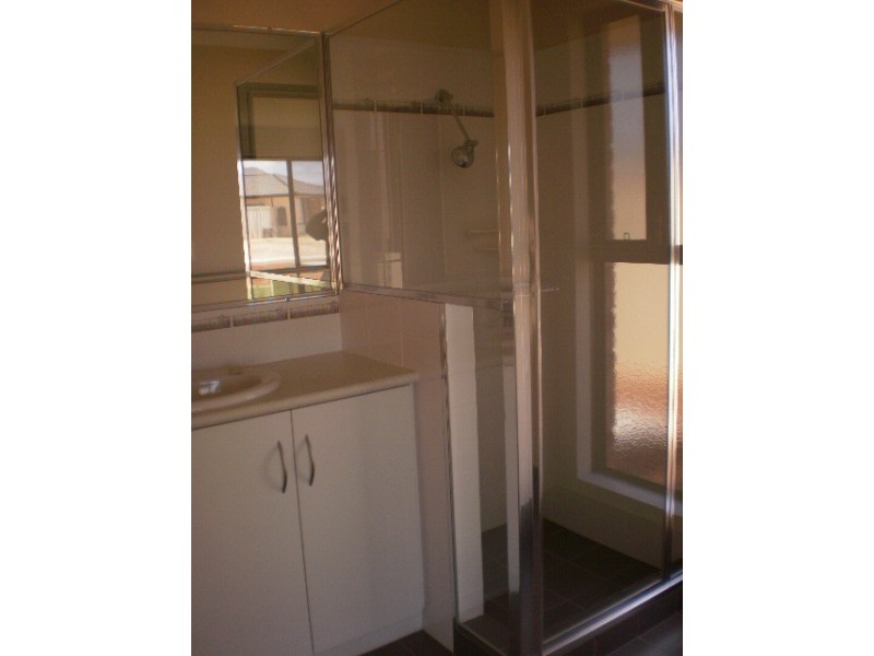 11 Bagley Crescent MOUNT TARCOOLA, Geraldton WA 6530