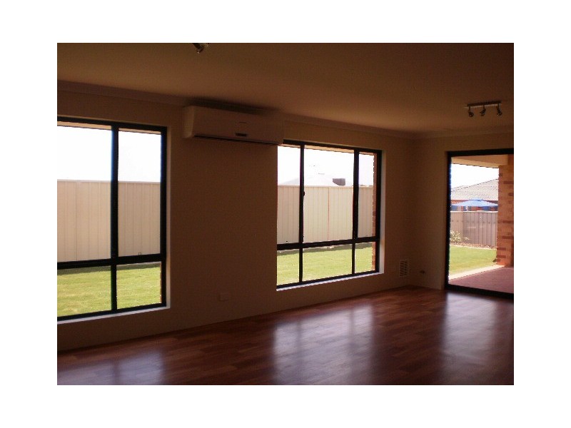 11 Bagley Crescent MOUNT TARCOOLA, Geraldton WA 6530