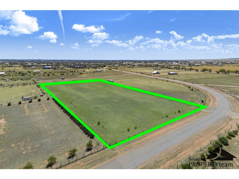 115 Eastlyn Drive, Deepdale WA 6532