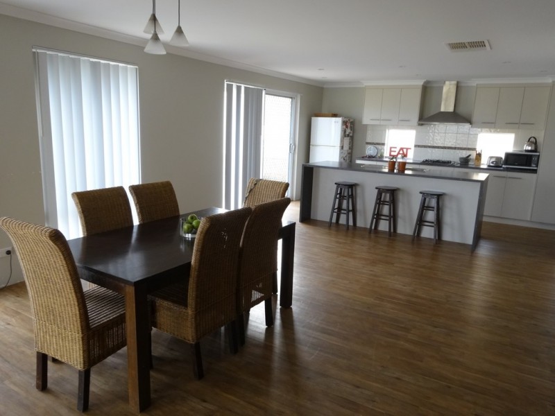 9 Viewpoint Mews, Drummond Cove WA 6532