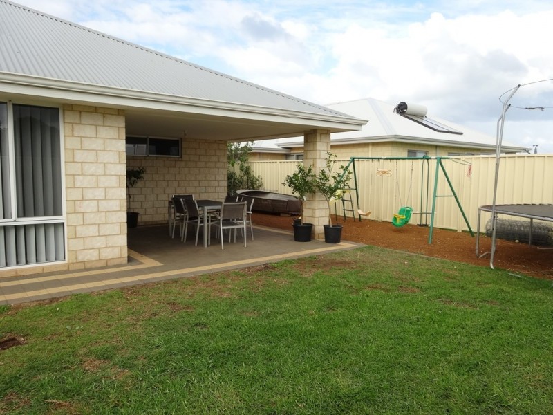 9 Viewpoint Mews, Drummond Cove WA 6532