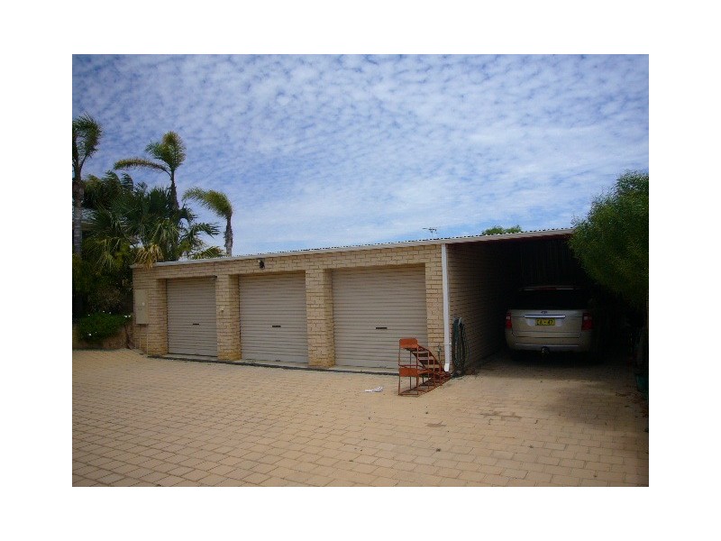 24 Endeavour Drive, Wandina WA 6530