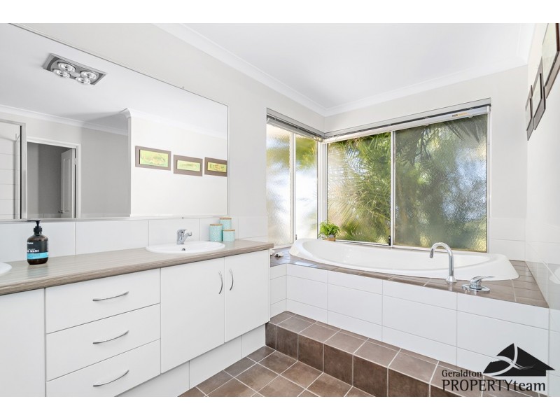 260 Eliza Shaw Drive, White Peak WA 6532