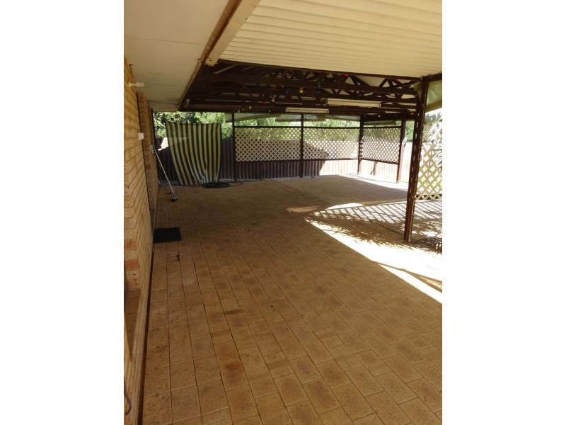 51 Pinyali Way, Waggrakine WA 6530