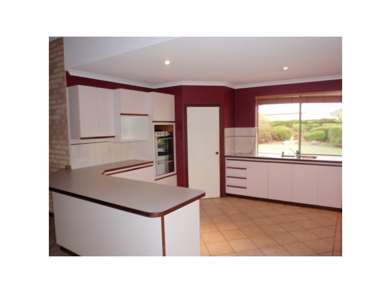 10 Mimosa Court, Strathalbyn WA 6530