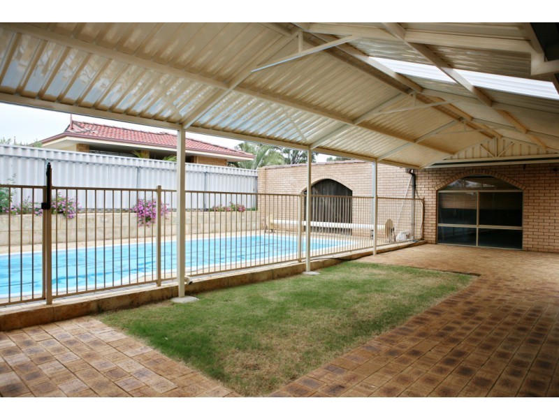 51 Railway Street, Bluff Point WA 6530