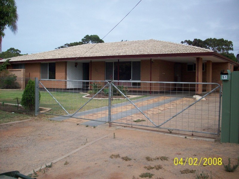 51 Railway Street, Bluff Point WA 6530