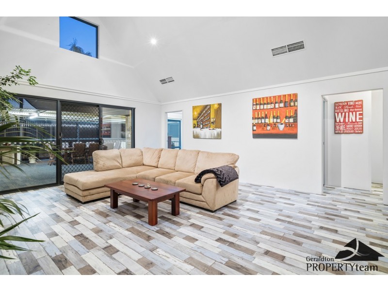 17 Foxglove Place, Strathalbyn WA 6530