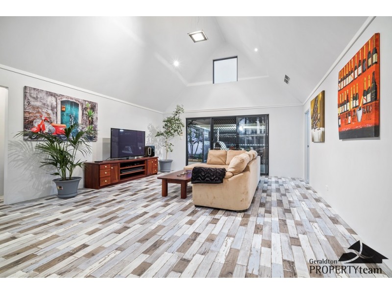 17 Foxglove Place, Strathalbyn WA 6530