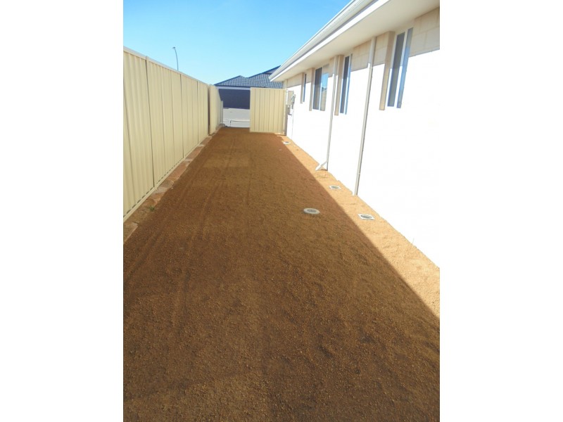 20 Lugger Outlook, Glenfield WA 6532