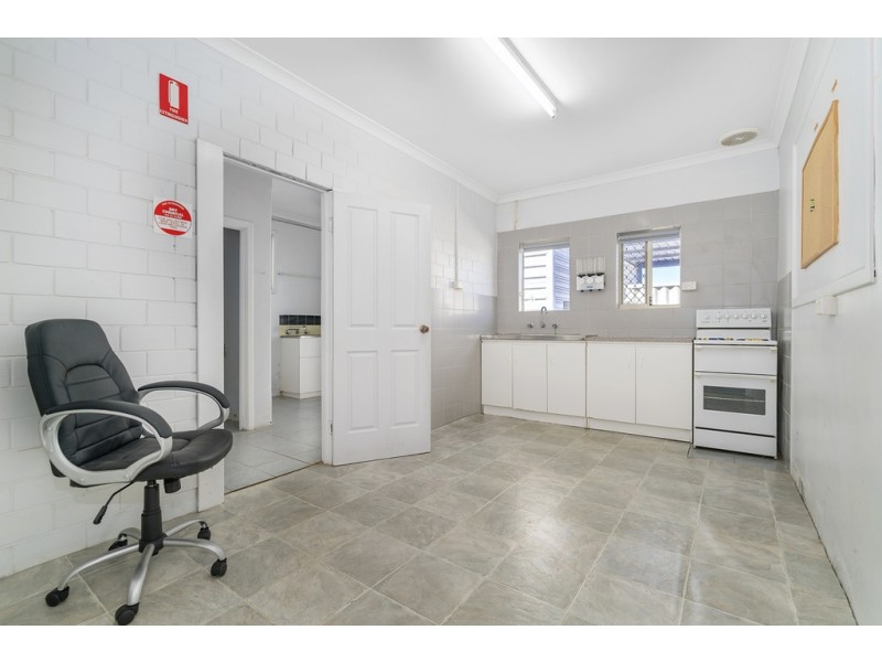 4 Snowdon Street, Geraldton WA 6530