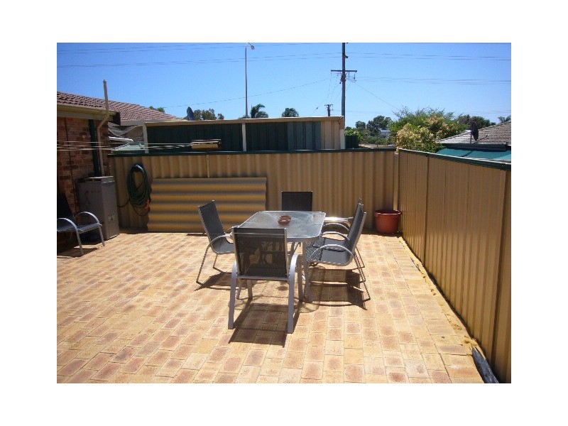 17 Eddington Close, Rangeway WA 6530