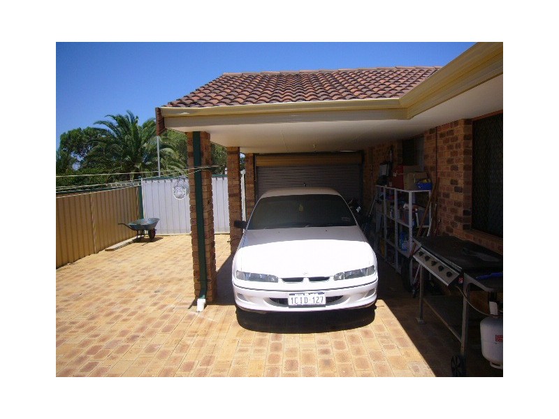 17 Eddington Close, Rangeway WA 6530