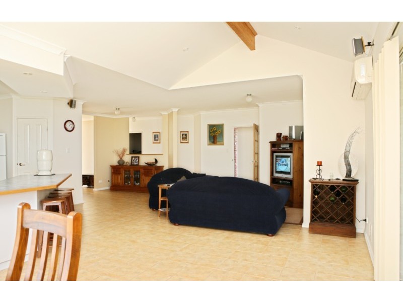 10 Columbus Boulevard, Wandina WA 6530