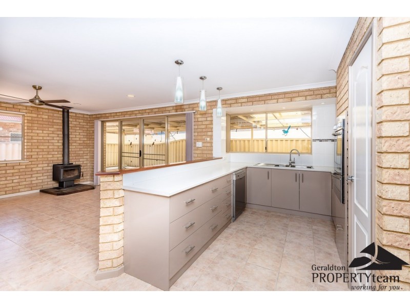 16 Mildwaters Place, Mount Tarcoola WA 6530