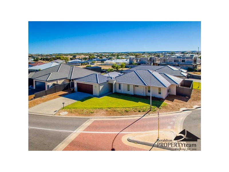 33 Stillwater Avenue, Drummond Cove WA 6532