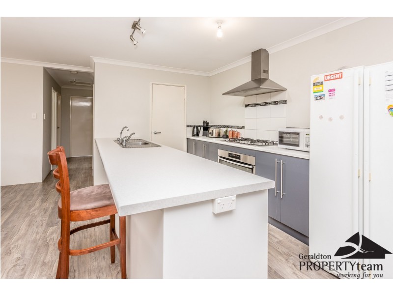 33 Stillwater Avenue, Drummond Cove WA 6532