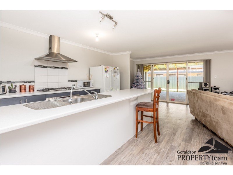 33 Stillwater Avenue, Drummond Cove WA 6532