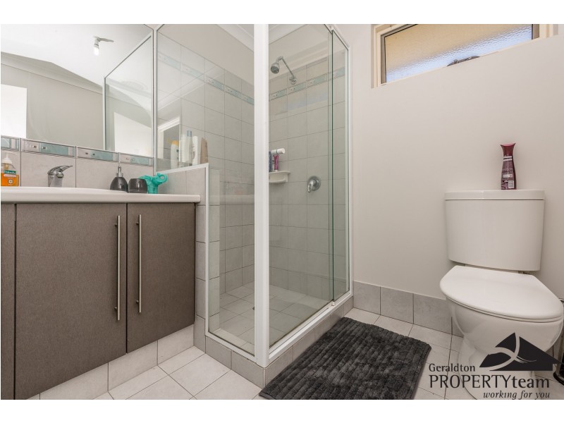 33 Stillwater Avenue, Drummond Cove WA 6532