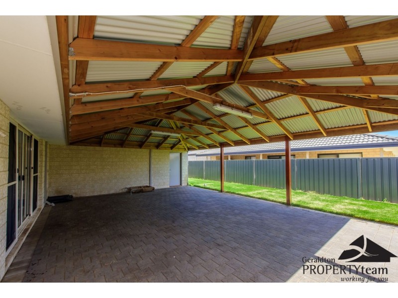 33 Stillwater Avenue, Drummond Cove WA 6532