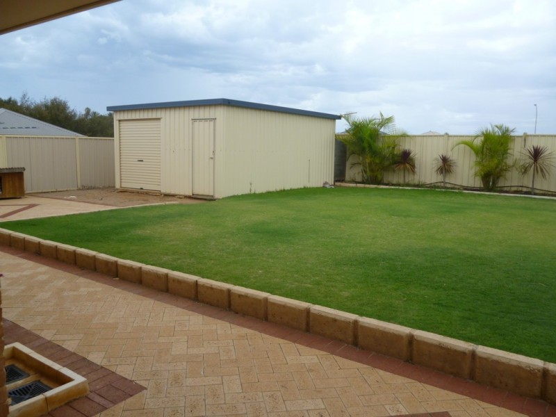 3 Angler Parade, Drummond Cove WA 6532