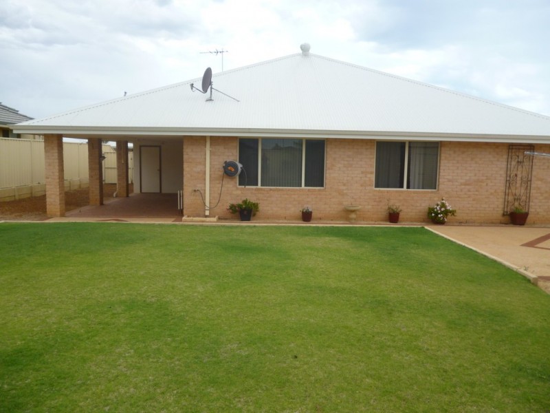 3 Angler Parade, Drummond Cove WA 6532