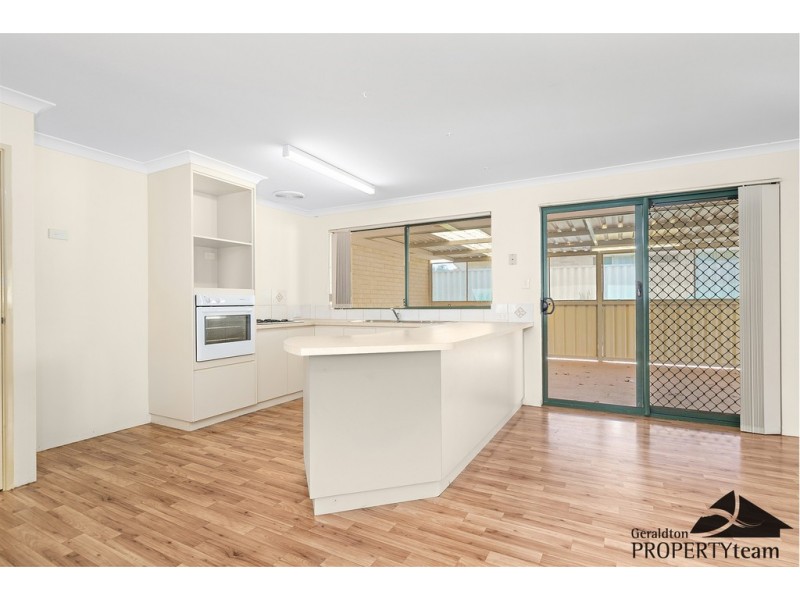 4 Hillview Drive, Drummond Cove WA 6532