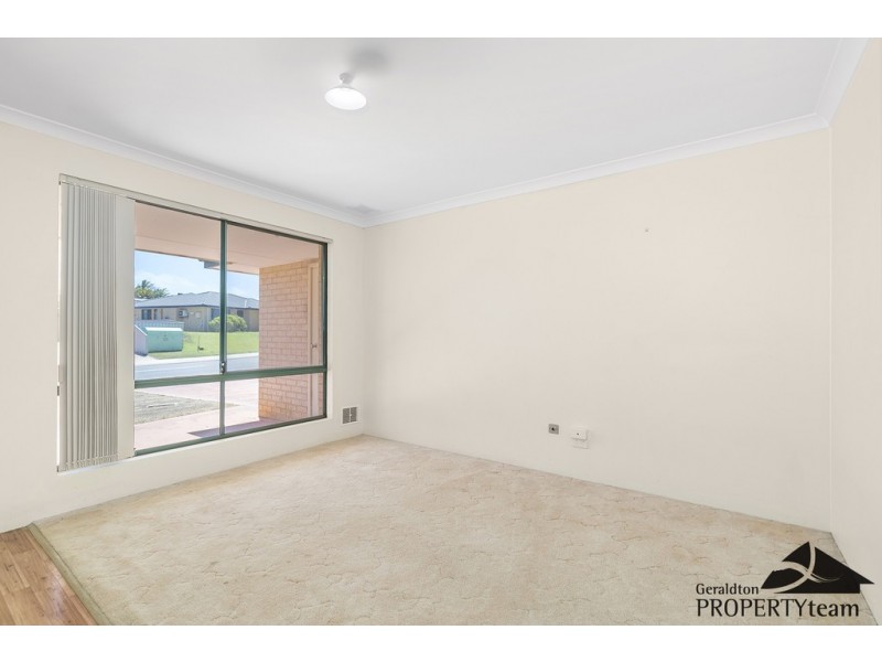 4 Hillview Drive, Drummond Cove WA 6532