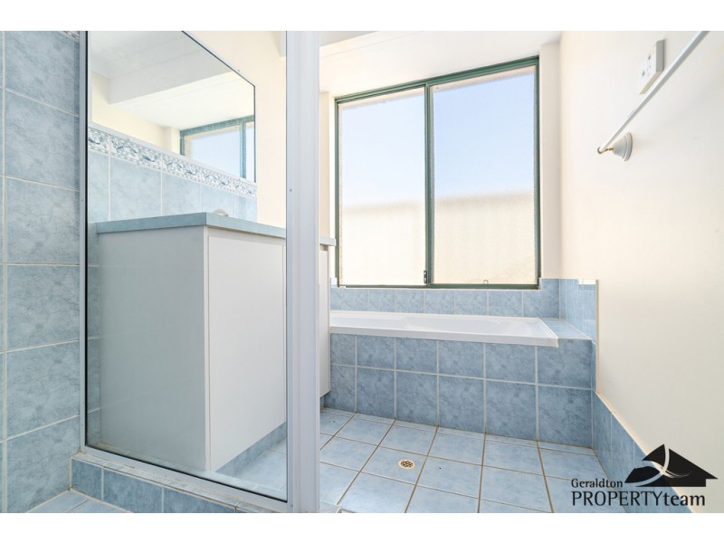 4 Hillview Drive, Drummond Cove WA 6532