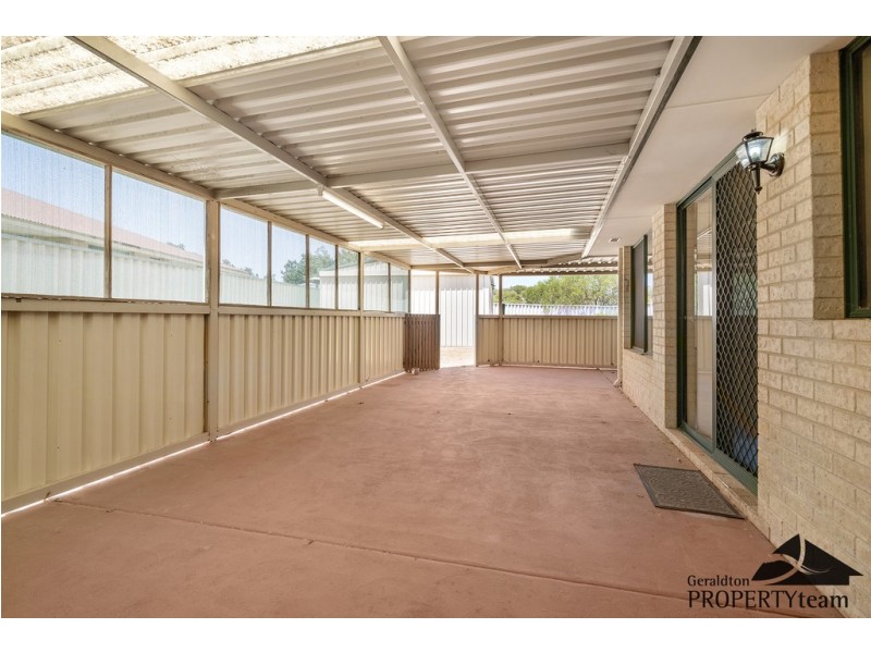 4 Hillview Drive, Drummond Cove WA 6532