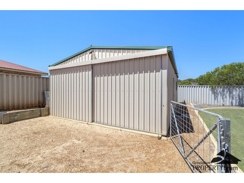 4 Hillview Drive, Drummond Cove WA 6532