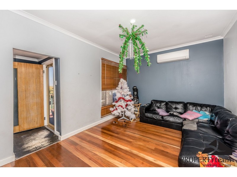 6 Crabbe Street, Rangeway WA 6530